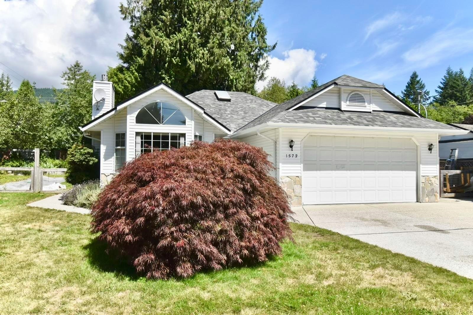 1572 Larchberry Way - 2