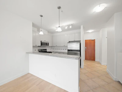 206-4211 Bayview Street - 5