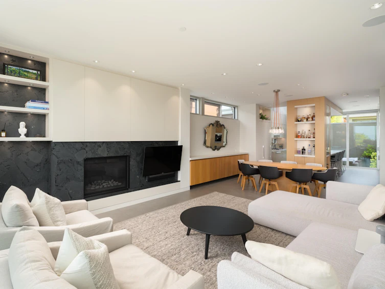 3250 W 20th Avenue, Vancouver, BC, V6L 1H9 - 4