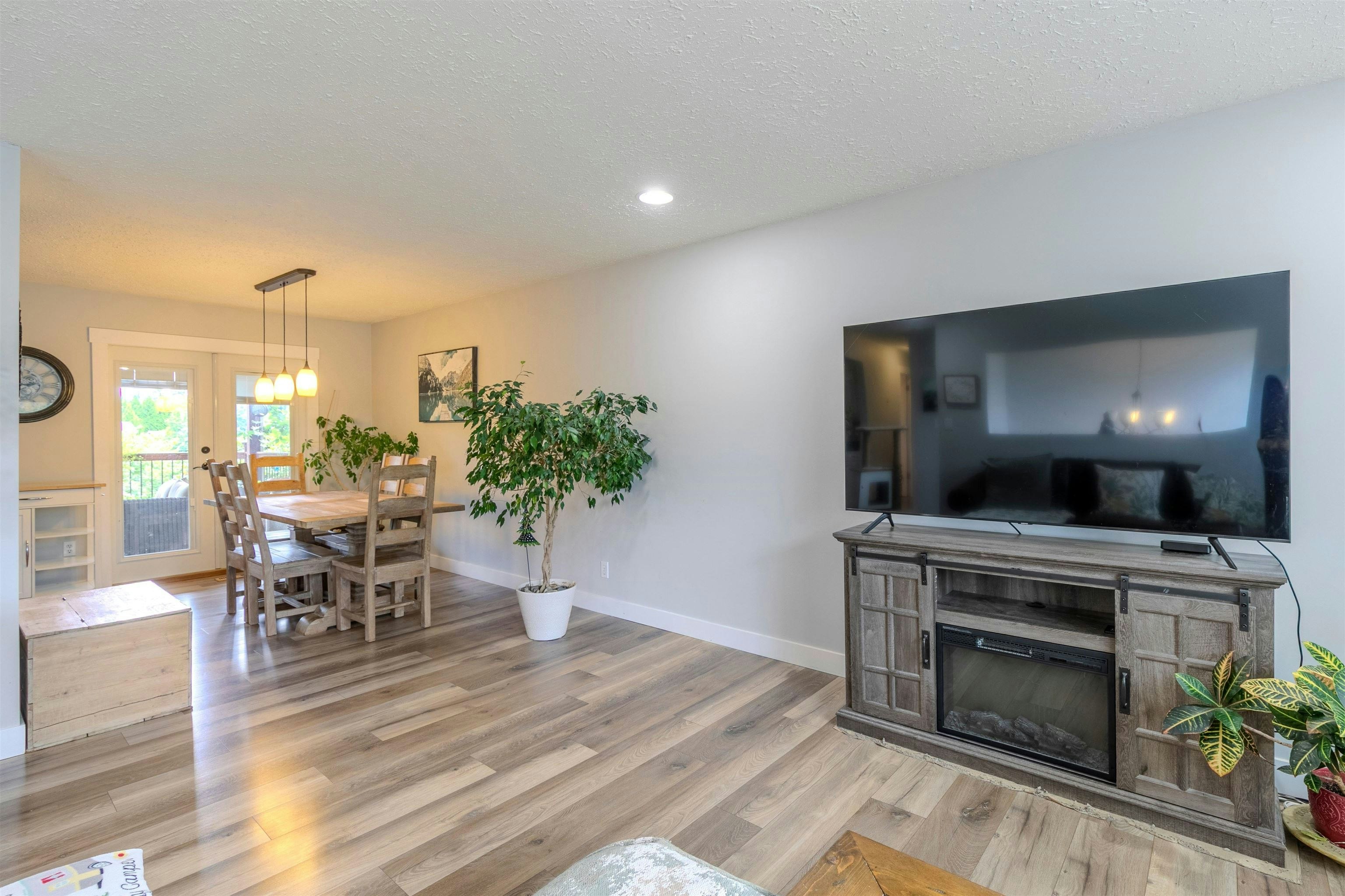 35073 Ewert Avenue, Mission, BC, V2V 6S7 - 6
