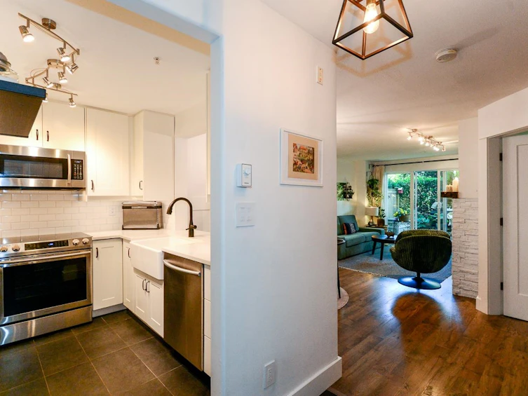 104-12639 No. 2 Road, Richmond, BC, V7E 6N6 - 12