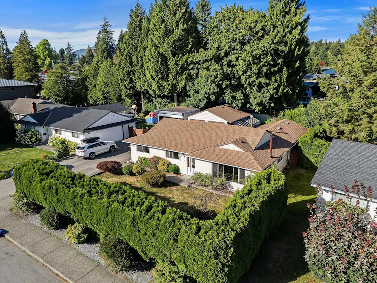 667 Cypress Street, Coquitlam, BC, V3J 6L3 - 39