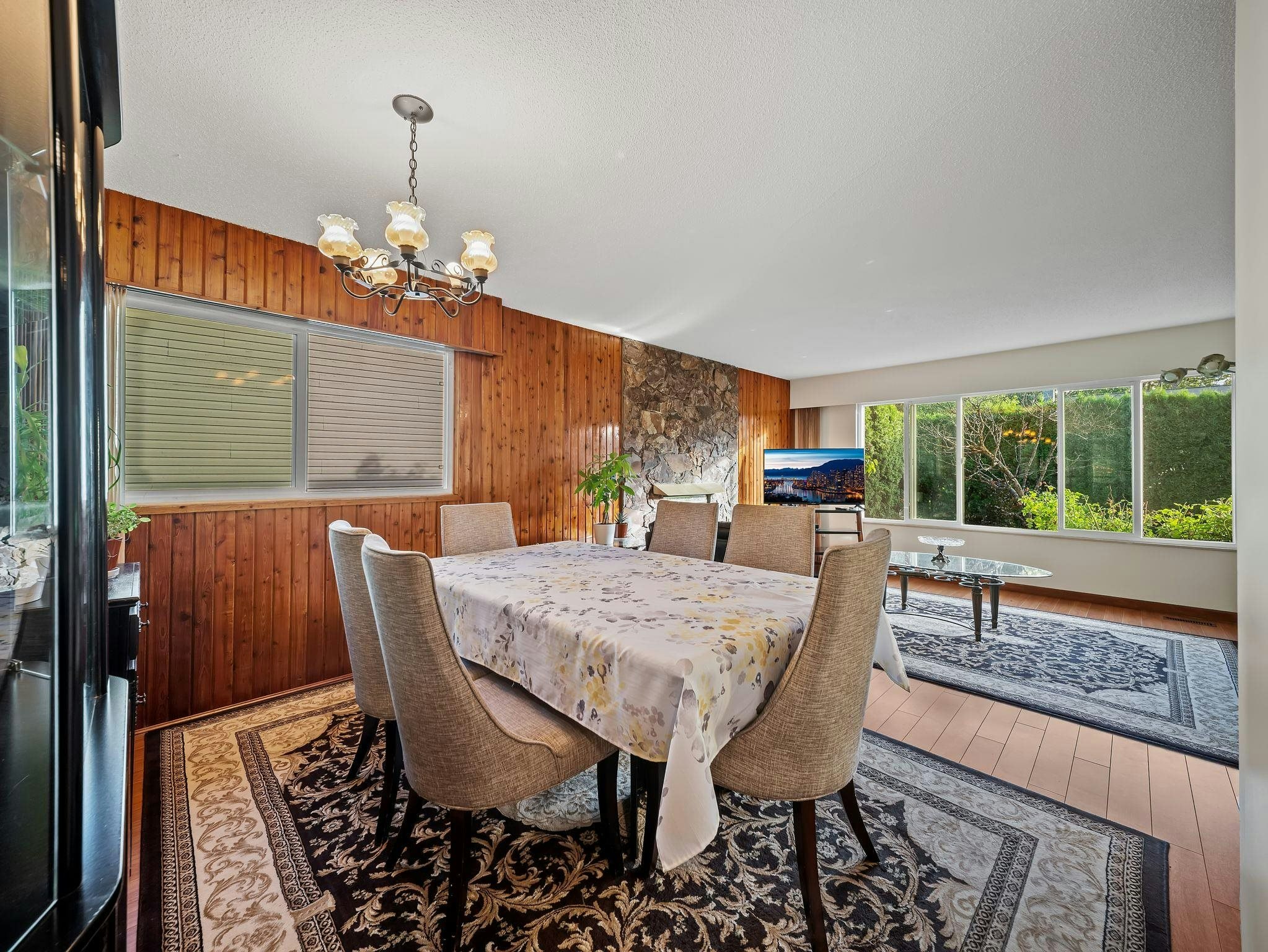 667 Cypress Street, Coquitlam, BC, V3J 6L3 - 10