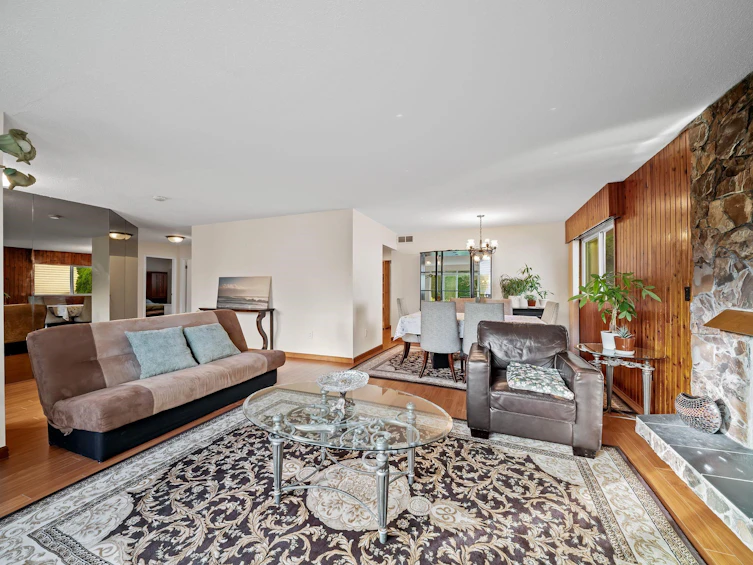 667 Cypress Street, Coquitlam, BC, V3J 6L3 - 7