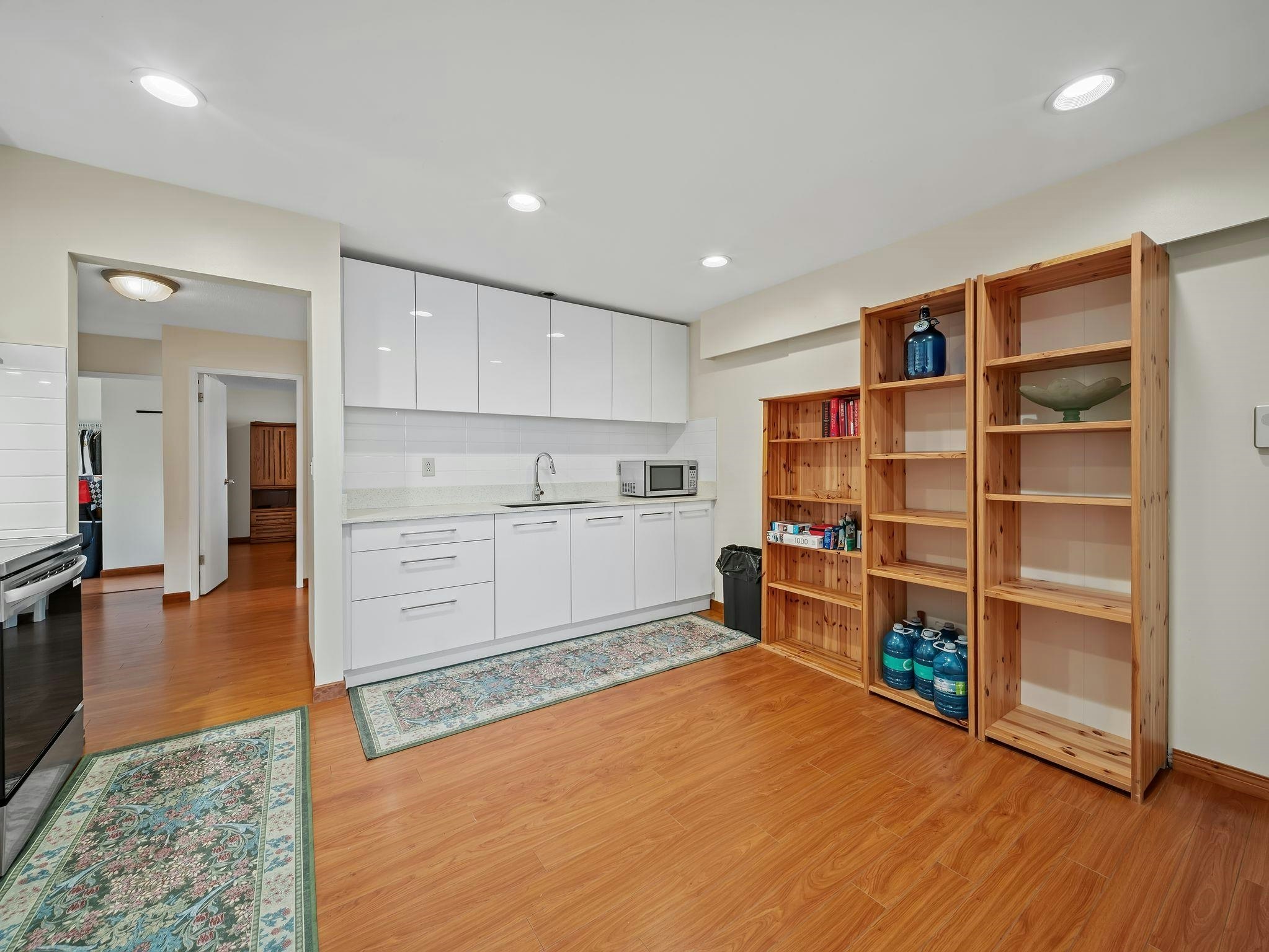 667 Cypress Street, Coquitlam, BC, V3J 6L3 - 12
