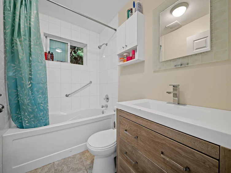 667 Cypress Street, Coquitlam, BC, V3J 6L3 - 22