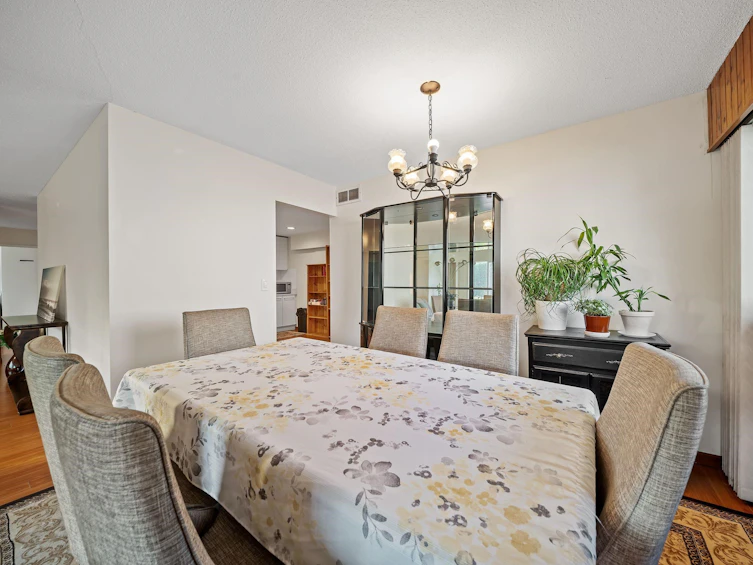667 Cypress Street, Coquitlam, BC, V3J 6L3 - 11