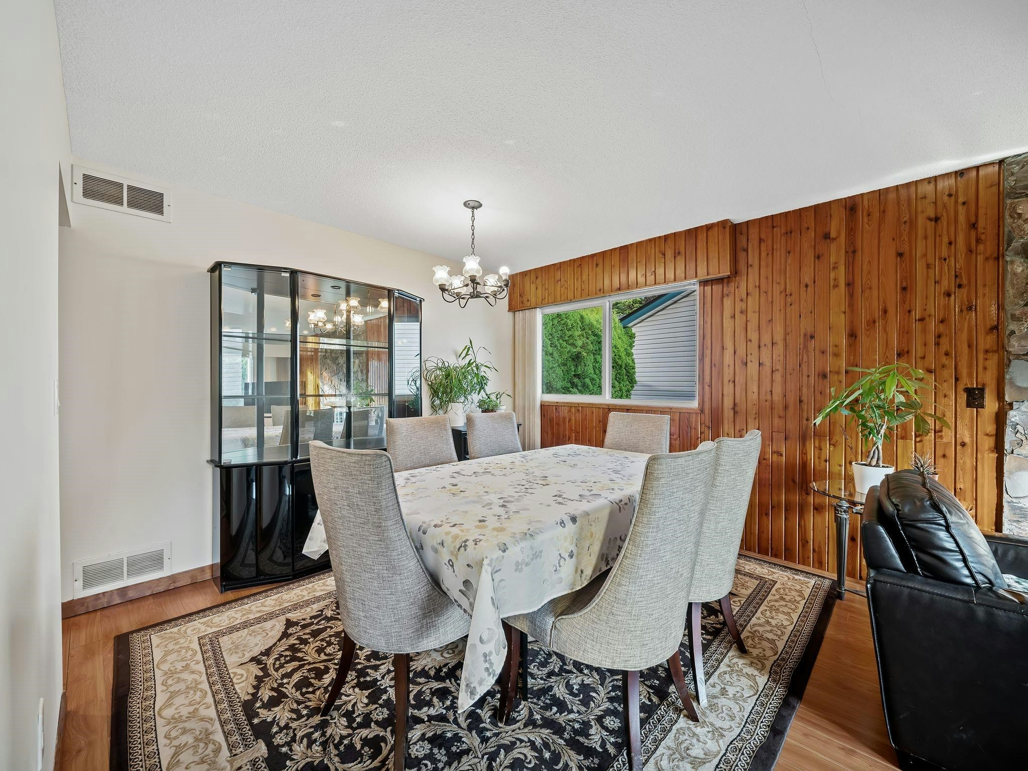 667 Cypress Street, Coquitlam, BC, V3J 6L3 - 9