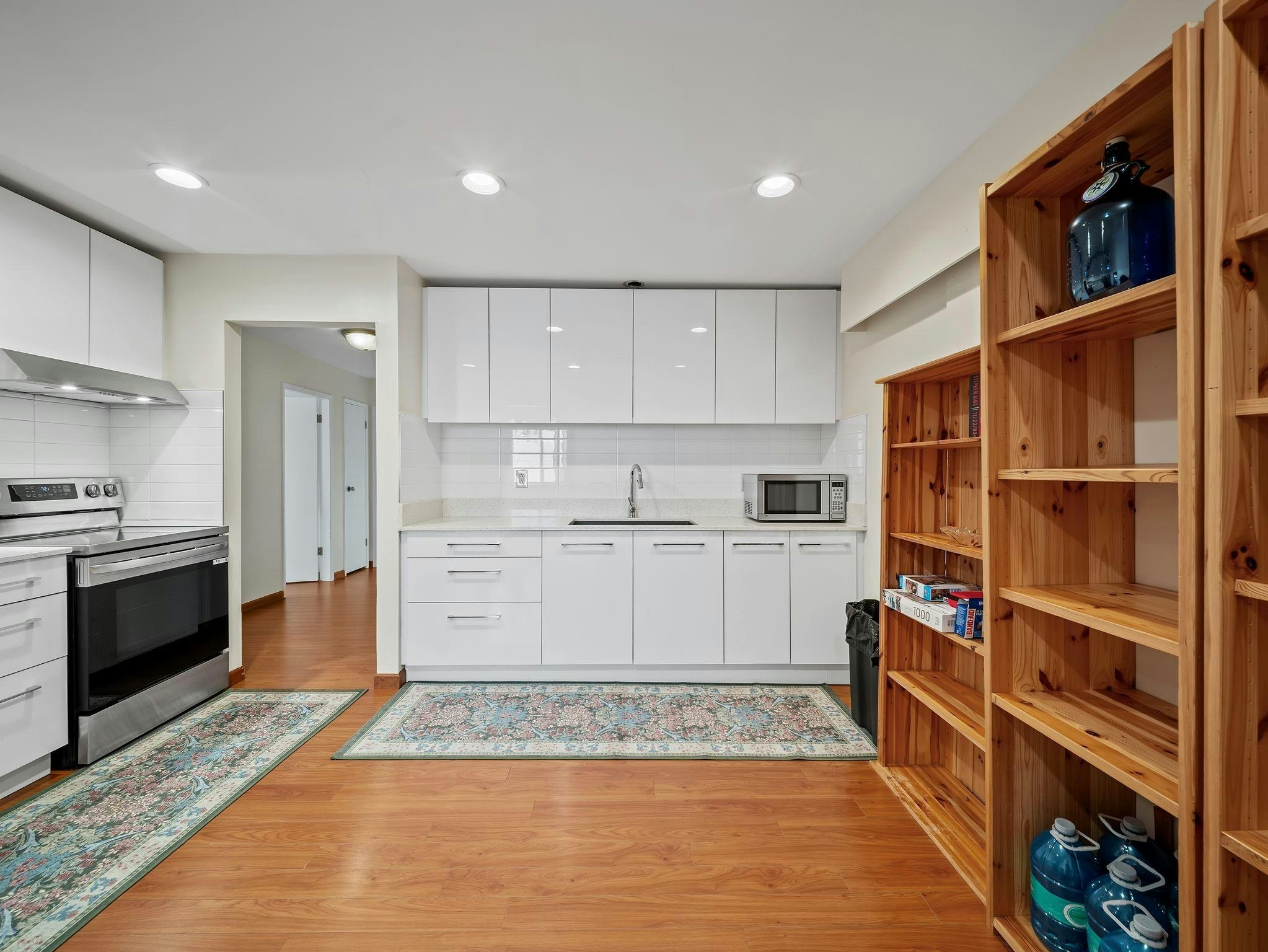 667 Cypress Street, Coquitlam, BC, V3J 6L3 - 16