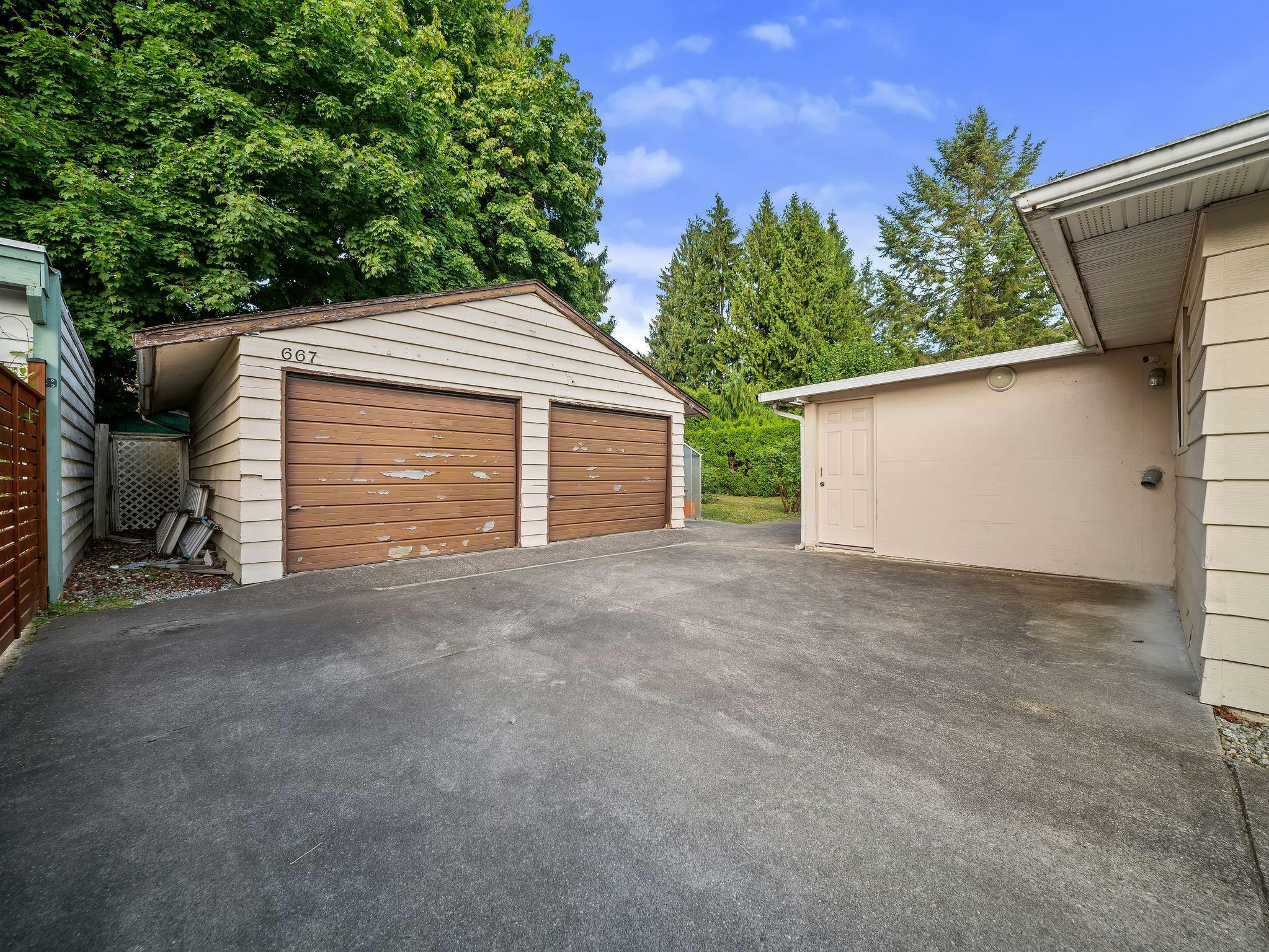 667 Cypress Street, Coquitlam, BC, V3J 6L3 - 32