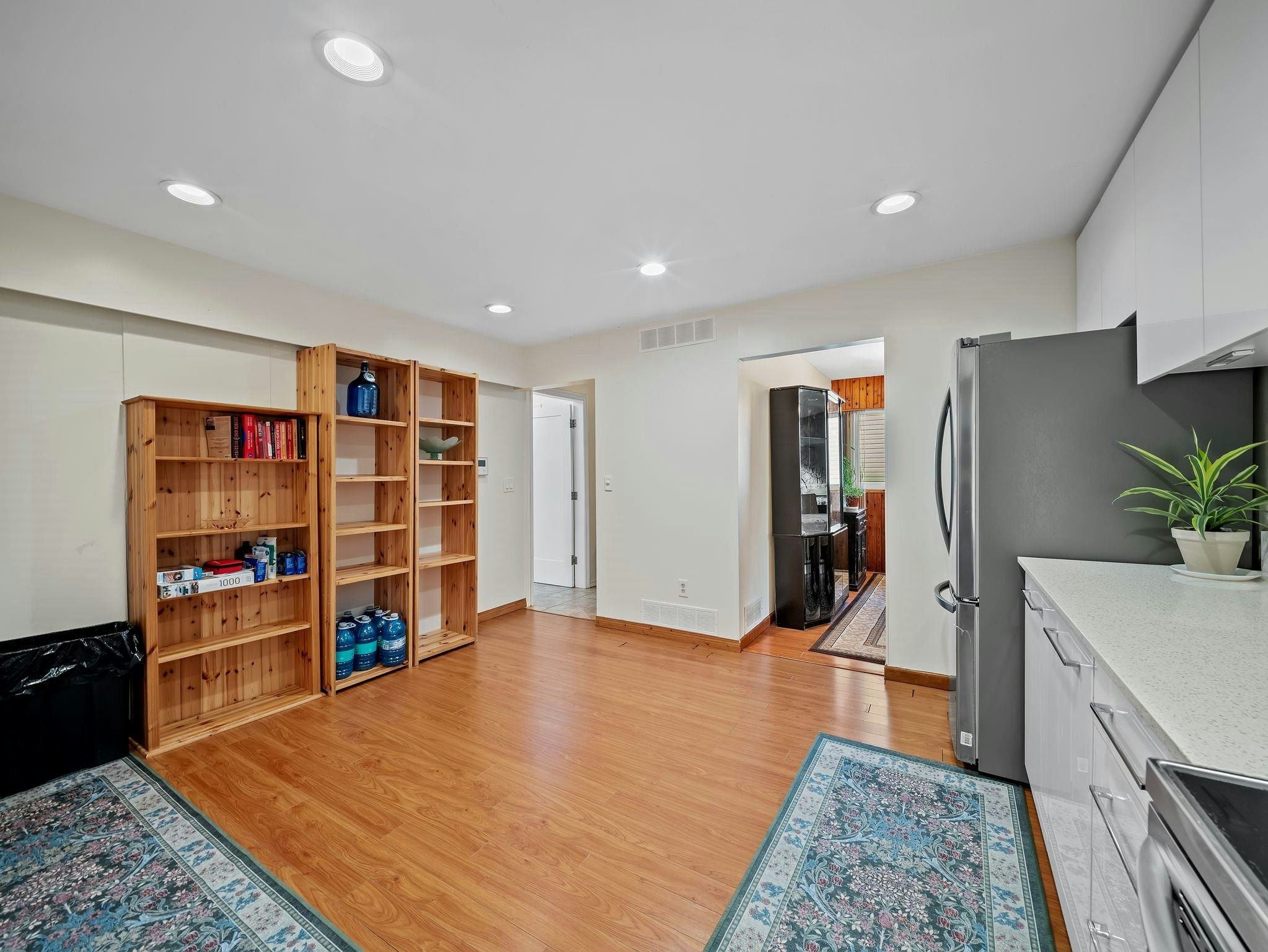 667 Cypress Street, Coquitlam, BC, V3J 6L3 - 15