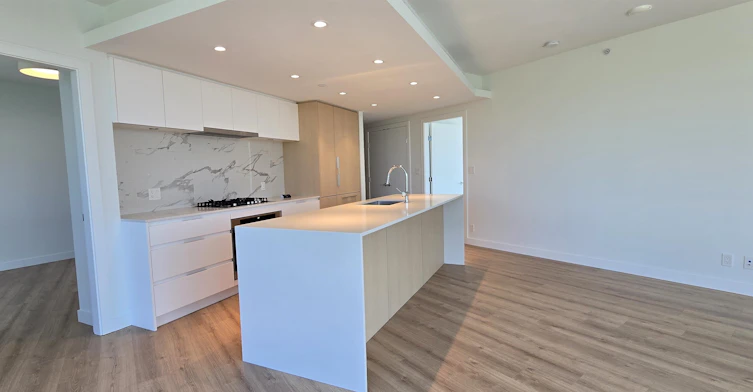 907-1500 Fern Street, North Vancouver, BC, V7J 0E6 - 5