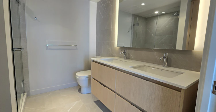 907-1500 Fern Street, North Vancouver, BC, V7J 0E6 - 14