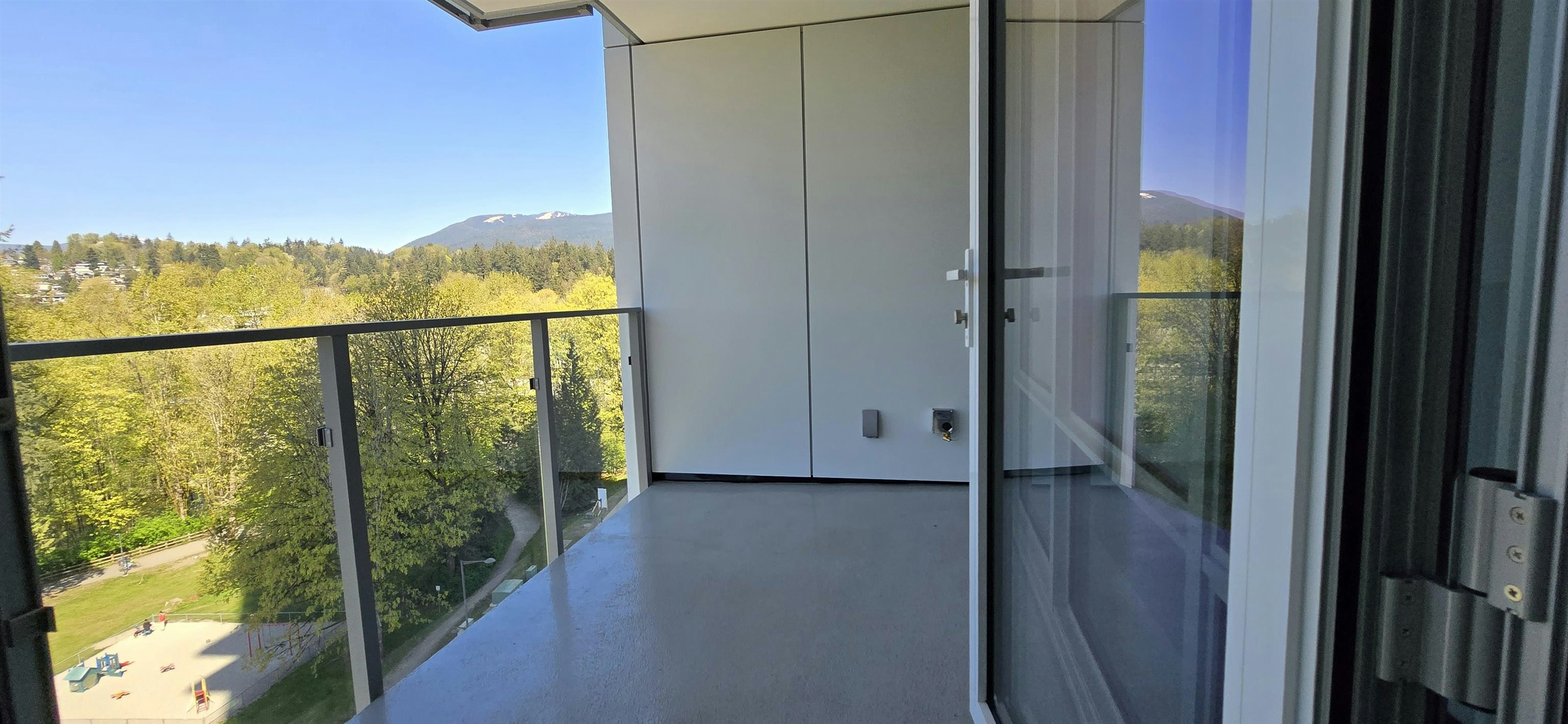 907-1500 Fern Street, North Vancouver, BC, V7J 0E6 - 9