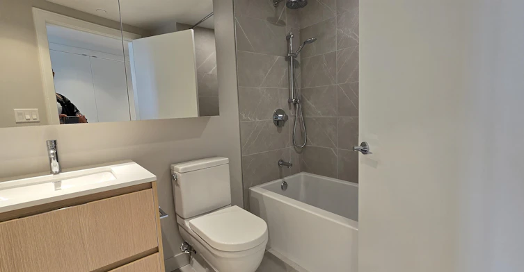 907-1500 Fern Street, North Vancouver, BC, V7J 0E6 - 15