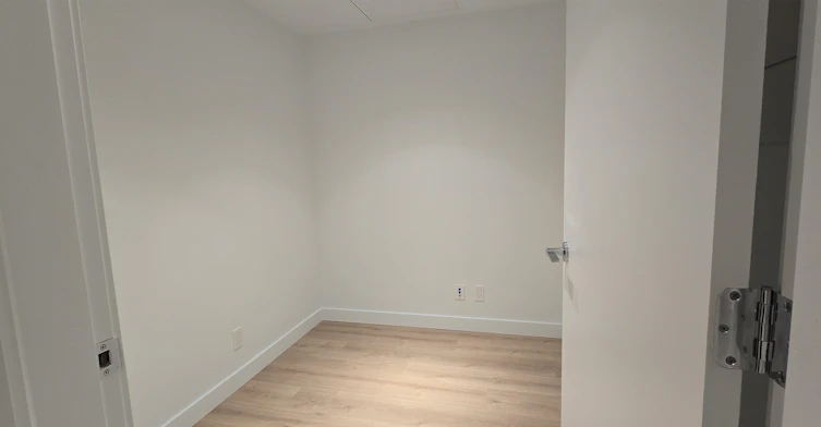 907-1500 Fern Street, North Vancouver, BC, V7J 0E6 - 11