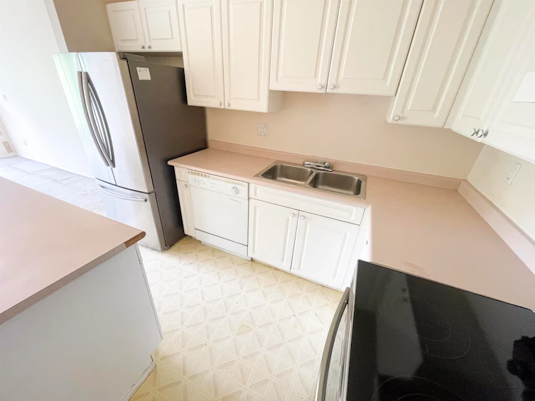 401-14885 100 Avenue, Surrey, BC, V3R 0W1 - 4