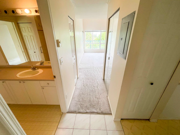 401-14885 100 Avenue, Surrey, BC, V3R 0W1 - 2