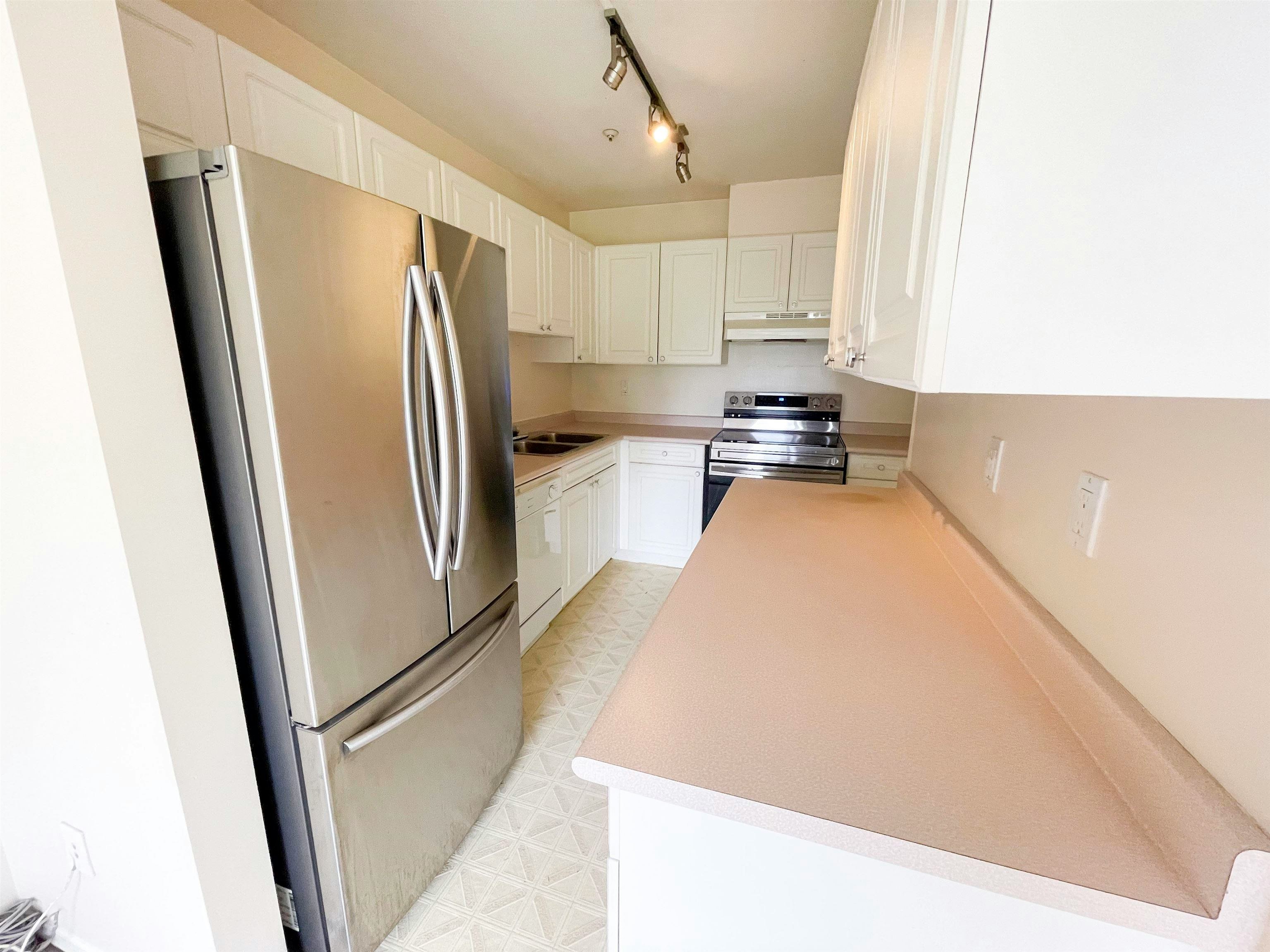 401-14885 100 Avenue, Surrey, BC, V3R 0W1 - 9