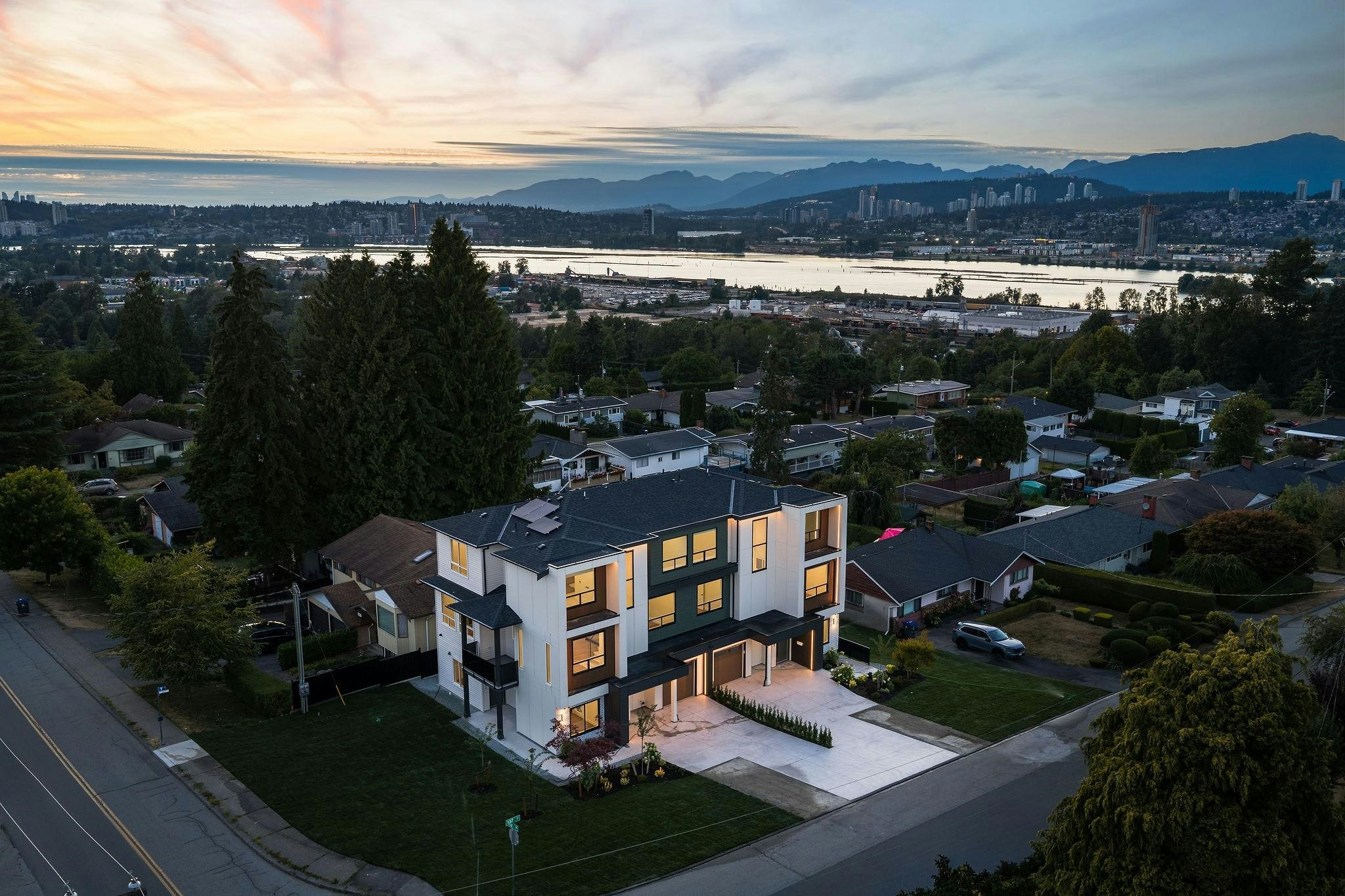 101-13313 137 Street, Surrey, BC, V3R 2J2