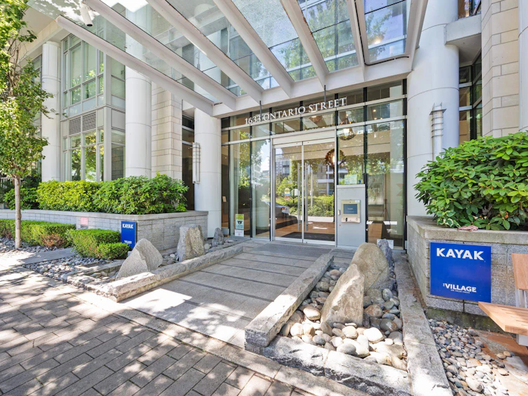 806-1633 Ontario Street, Vancouver, BC, V5Y 0C2