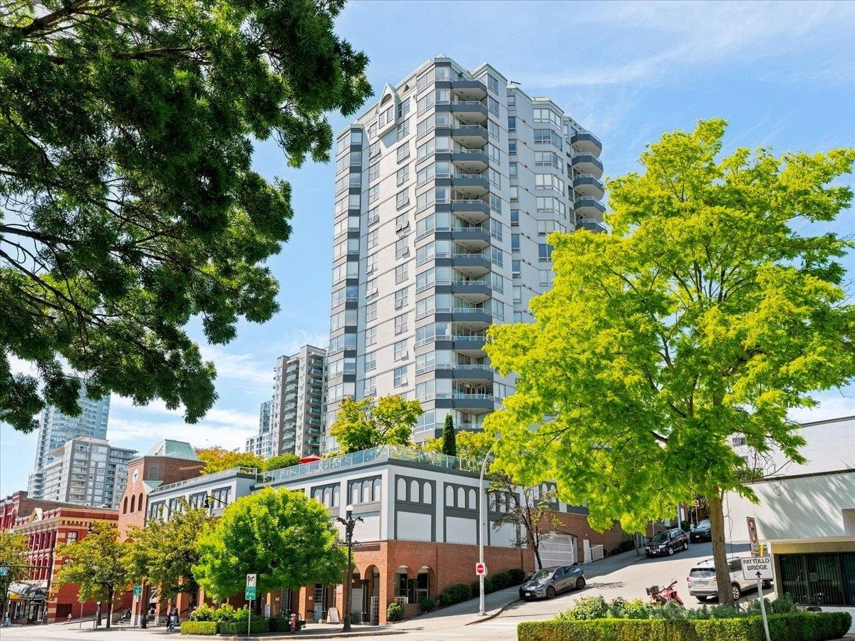702-328 Clarkson Street, New Westminster, BC, V3L 5S3