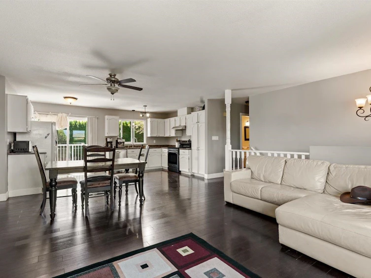 5633 Kathleen Drive, Chilliwack, BC, V2R 3C4 - 8