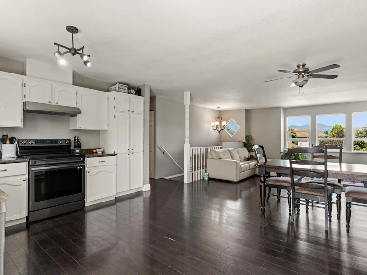 5633 Kathleen Drive, Chilliwack, BC, V2R 3C4 - 3