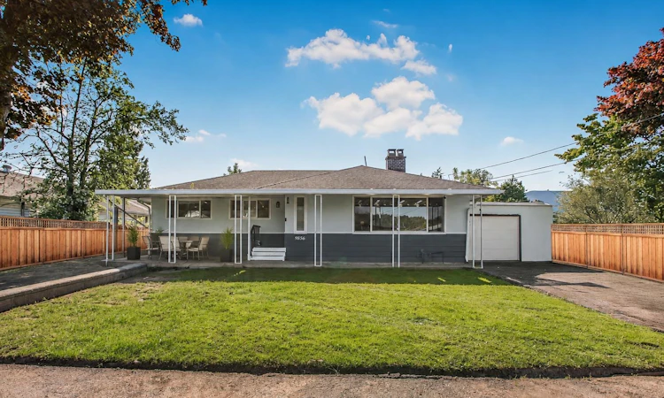 9856 Inglewood Crescent