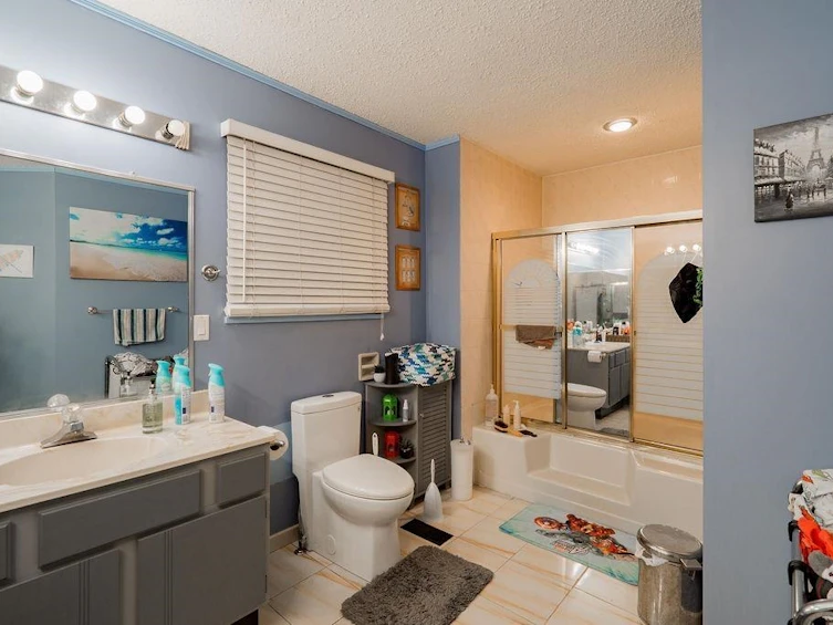 2525 Norcrest Court, Burnaby, BC, V3J 1C7 - 21
