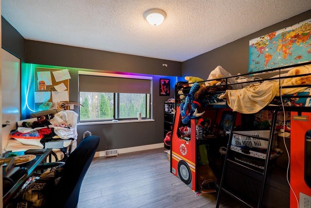2525 Norcrest Court, Burnaby, BC, V3J 1C7 - 17