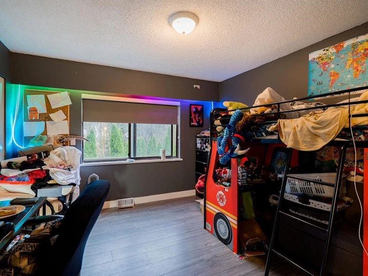 2525 Norcrest Court, Burnaby, BC, V3J 1C7 - 17