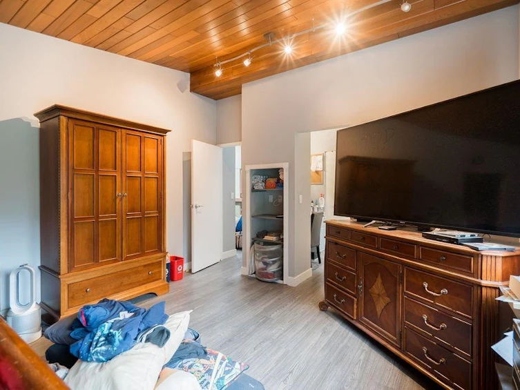 2525 Norcrest Court, Burnaby, BC, V3J 1C7 - 32