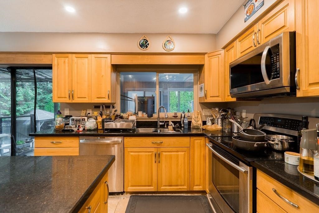 2525 Norcrest Court, Burnaby, BC, V3J 1C7 - 6