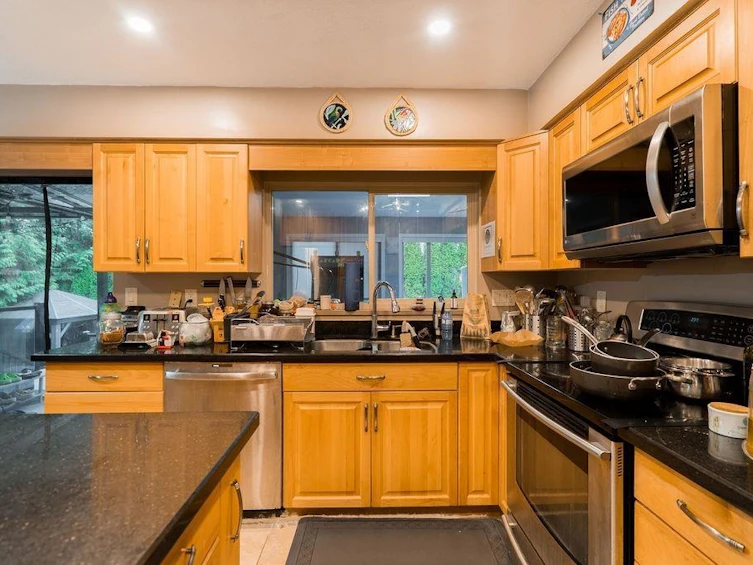 2525 Norcrest Court, Burnaby, BC, V3J 1C7 - 6
