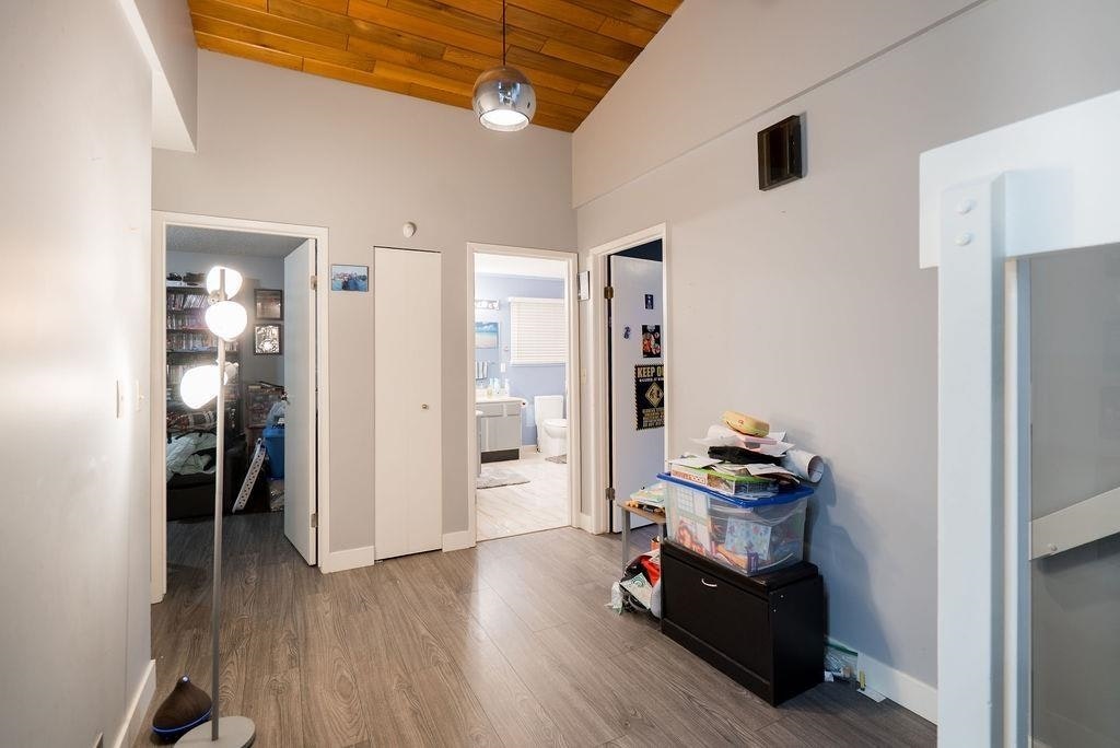2525 Norcrest Court, Burnaby, BC, V3J 1C7 - 25