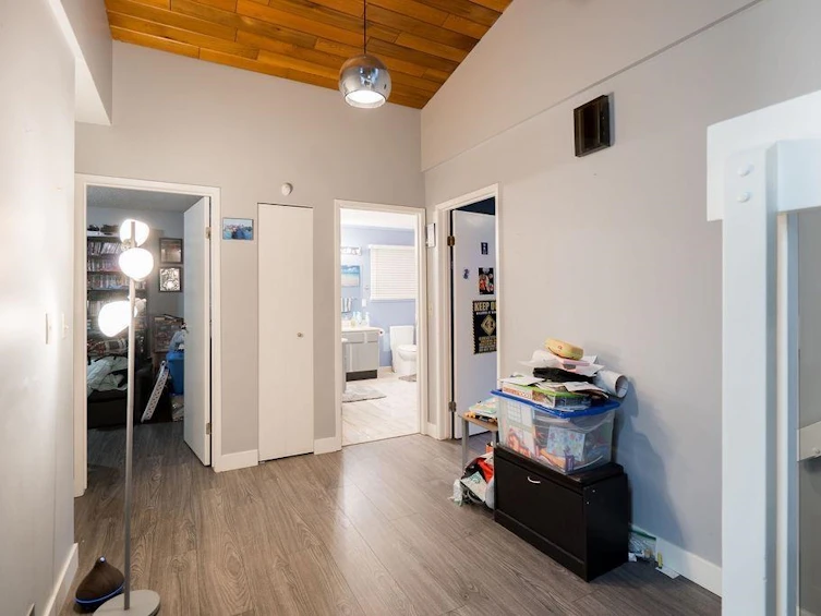 2525 Norcrest Court, Burnaby, BC, V3J 1C7 - 25