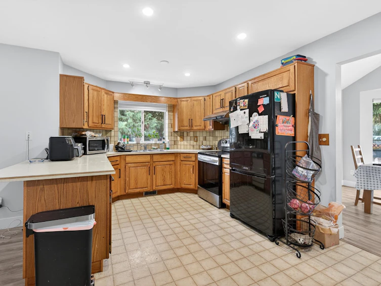 14610 87 Avenue, Surrey, BC, V3S 6R2 - 15