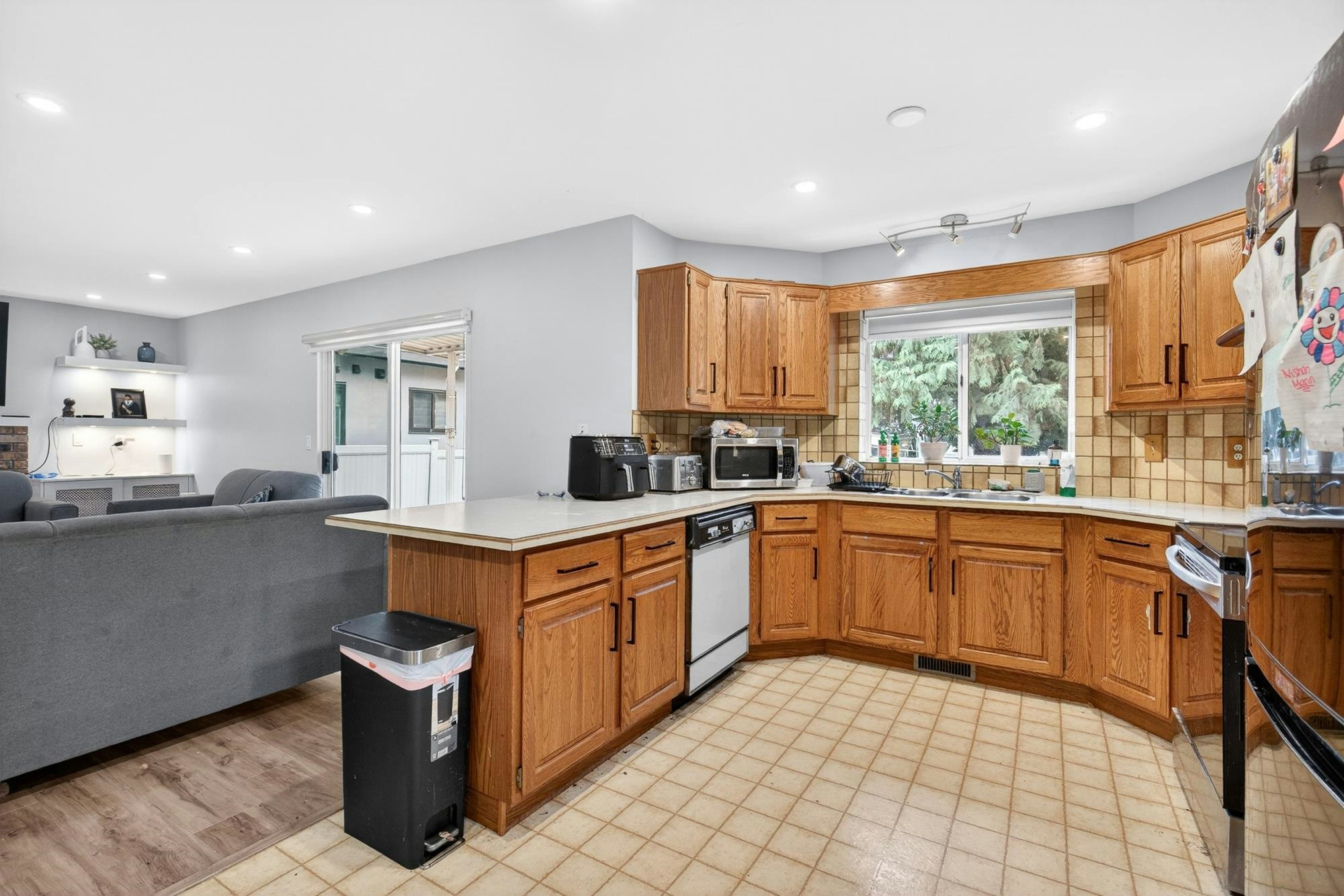 14610 87 Avenue, Surrey, BC, V3S 6R2 - 16