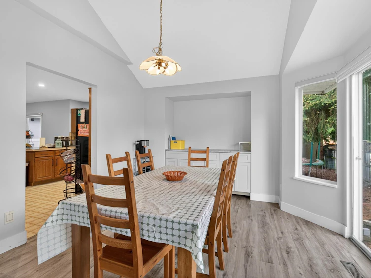 14610 87 Avenue, Surrey, BC, V3S 6R2 - 10