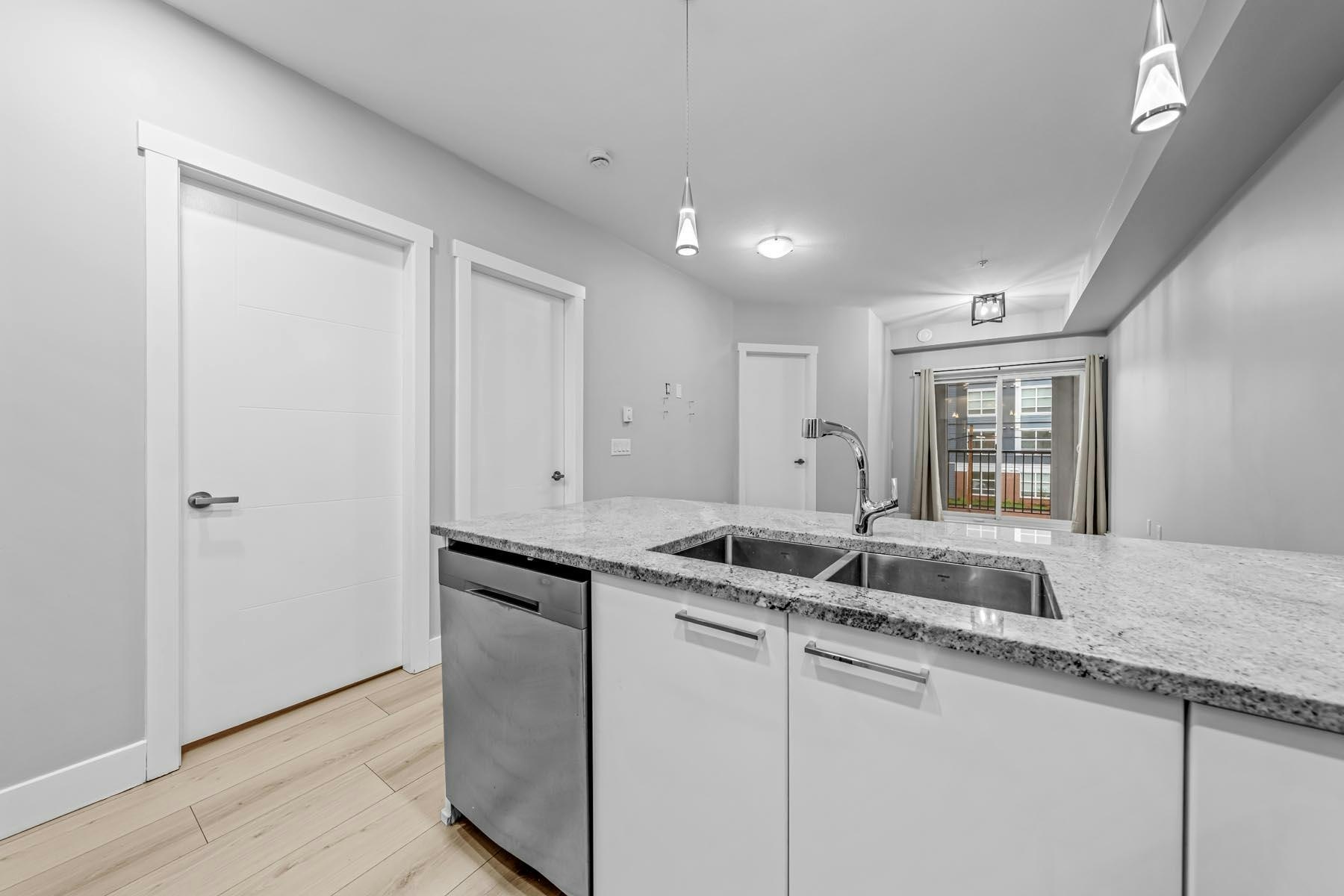 208-20175 53 Avenue - 5