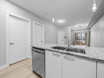 208-20175 53 Avenue - 5