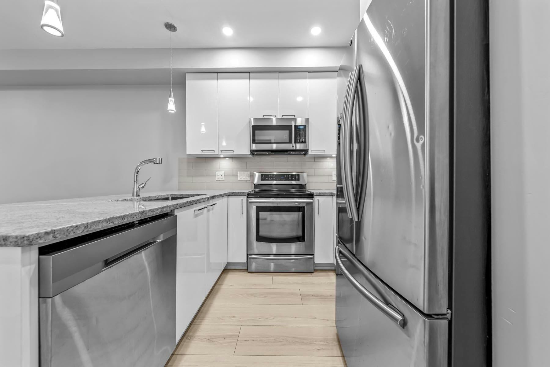 208-20175 53 Avenue - 3