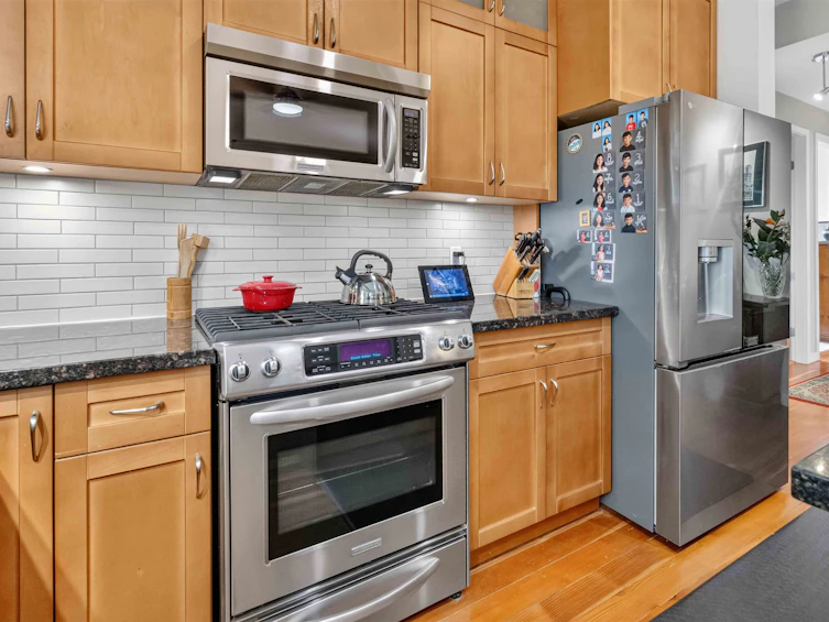 210-240 Salter Street, New Westminster, BC, V3M 0C1 - 11