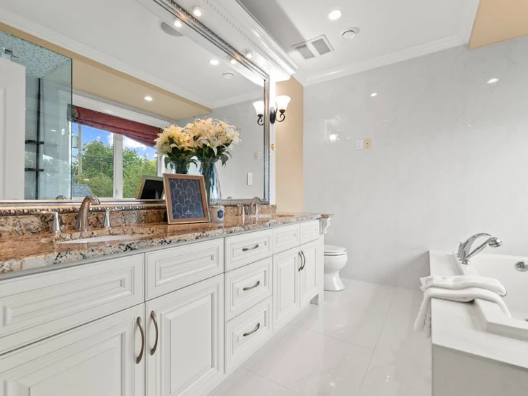 4077 W 13th Avenue, Vancouver, BC, V6R 2T3 - 20