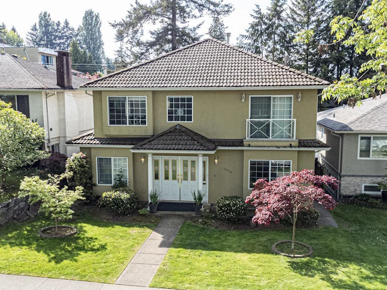 3529 Gladstone Street, Vancouver, BC, V5N 4Y8