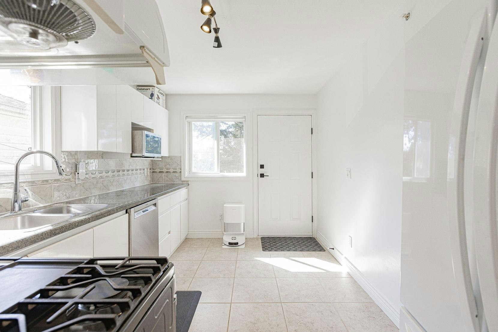 3529 Gladstone Street, Vancouver, BC, V5N 4Y8 - 4