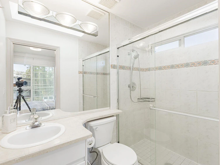 3529 Gladstone Street, Vancouver, BC, V5N 4Y8 - 9