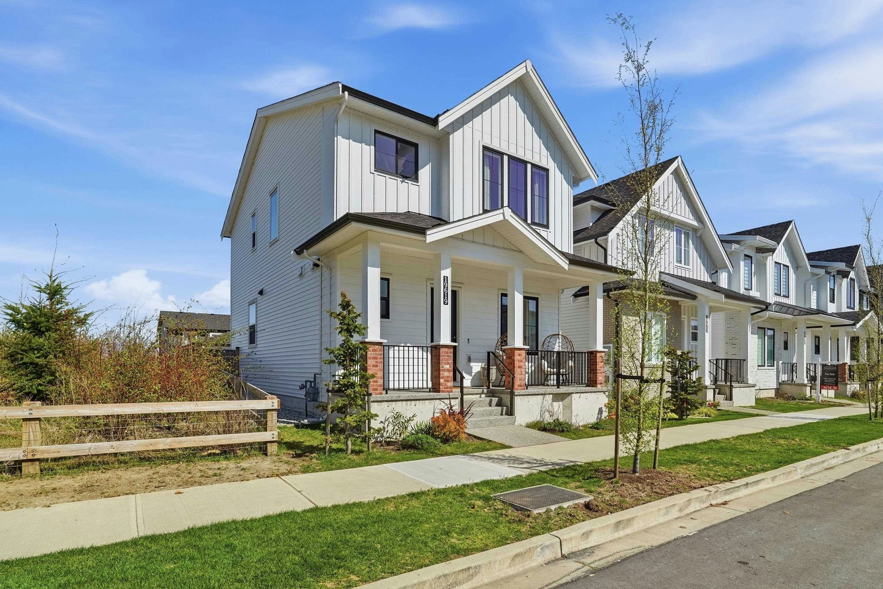 19619 75 Avenue, Langley, BC, V2Y 3R9 - 3