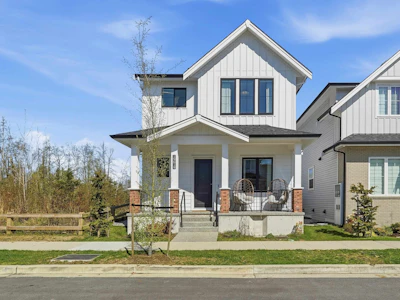 19619 75 Avenue - 2